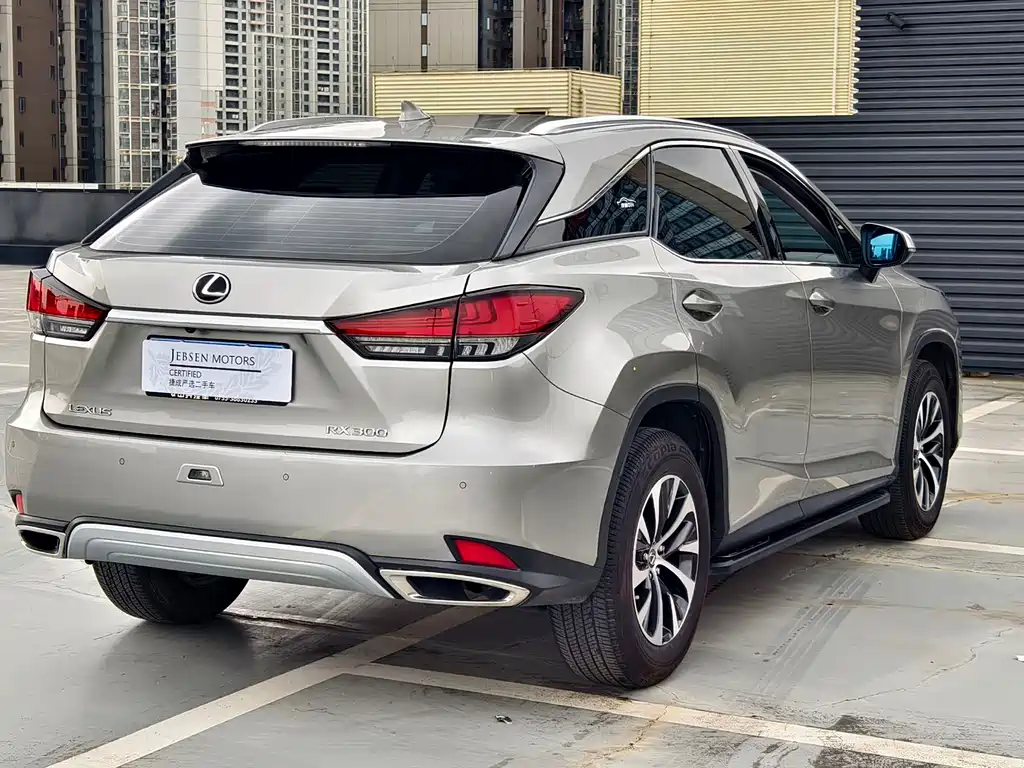 Lexus RX 2021