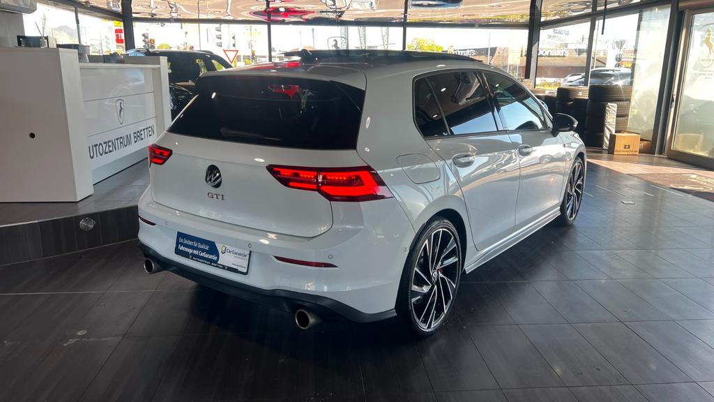 Volkswagen Golf 2021