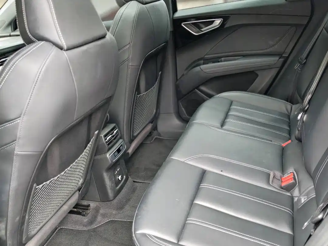 Audi Q4 e-tron 2024