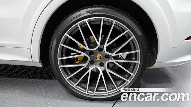 Porsche Cayenne 2021