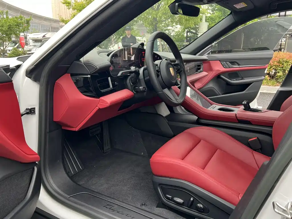 Porsche Taycan 2023