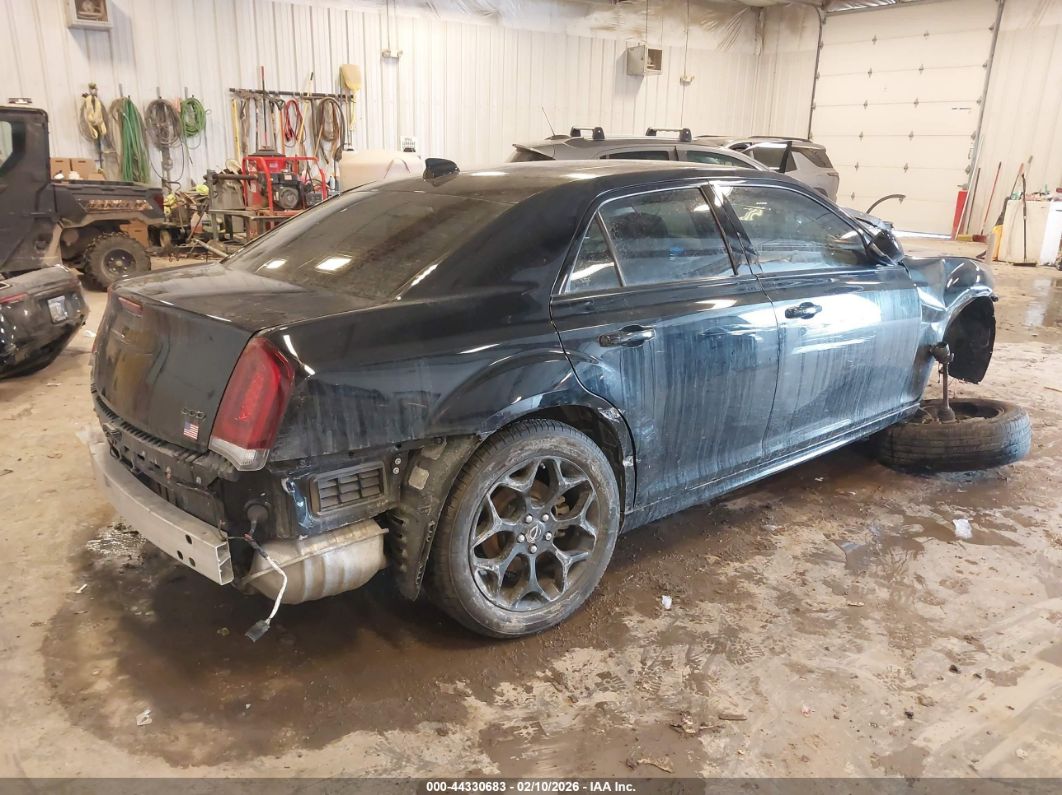 Chrysler 300 2023