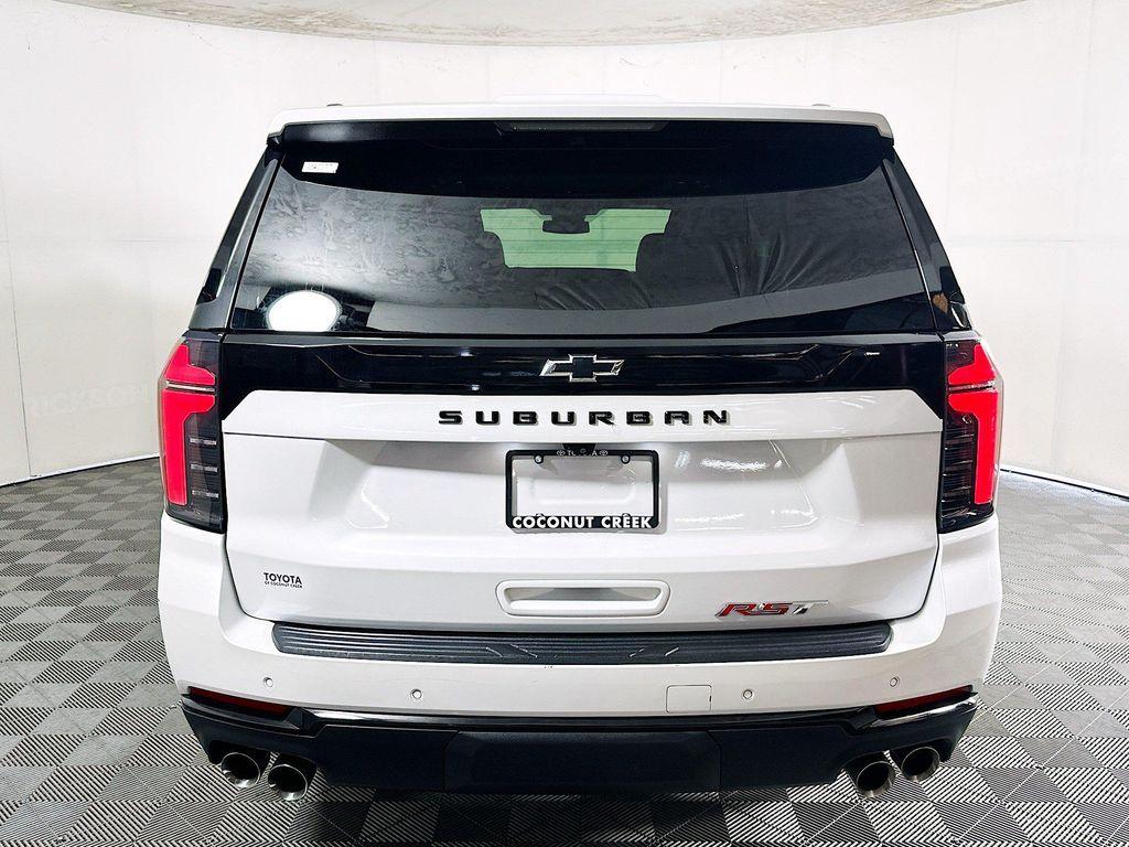 Chevrolet Suburban 2025
