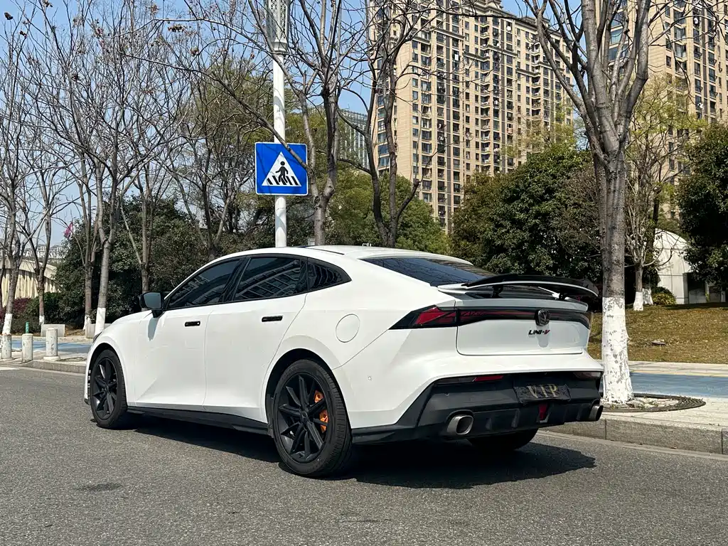 Changan UNI-V 2022