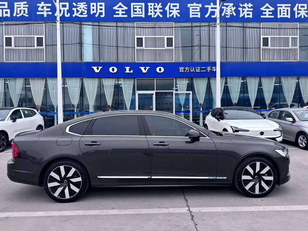 Volvo S90 2024