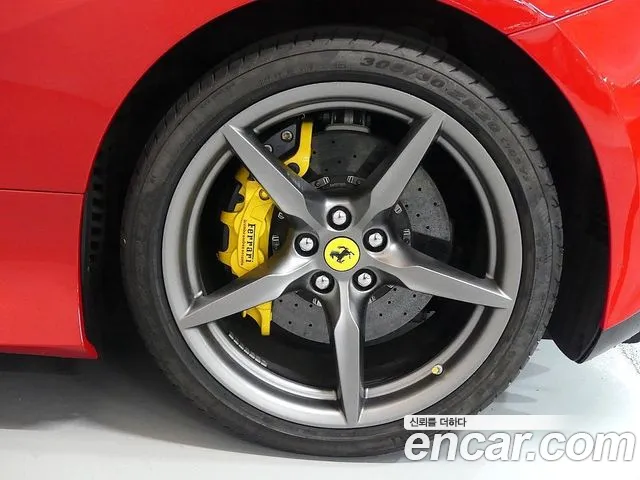 Ferrari F8 2020