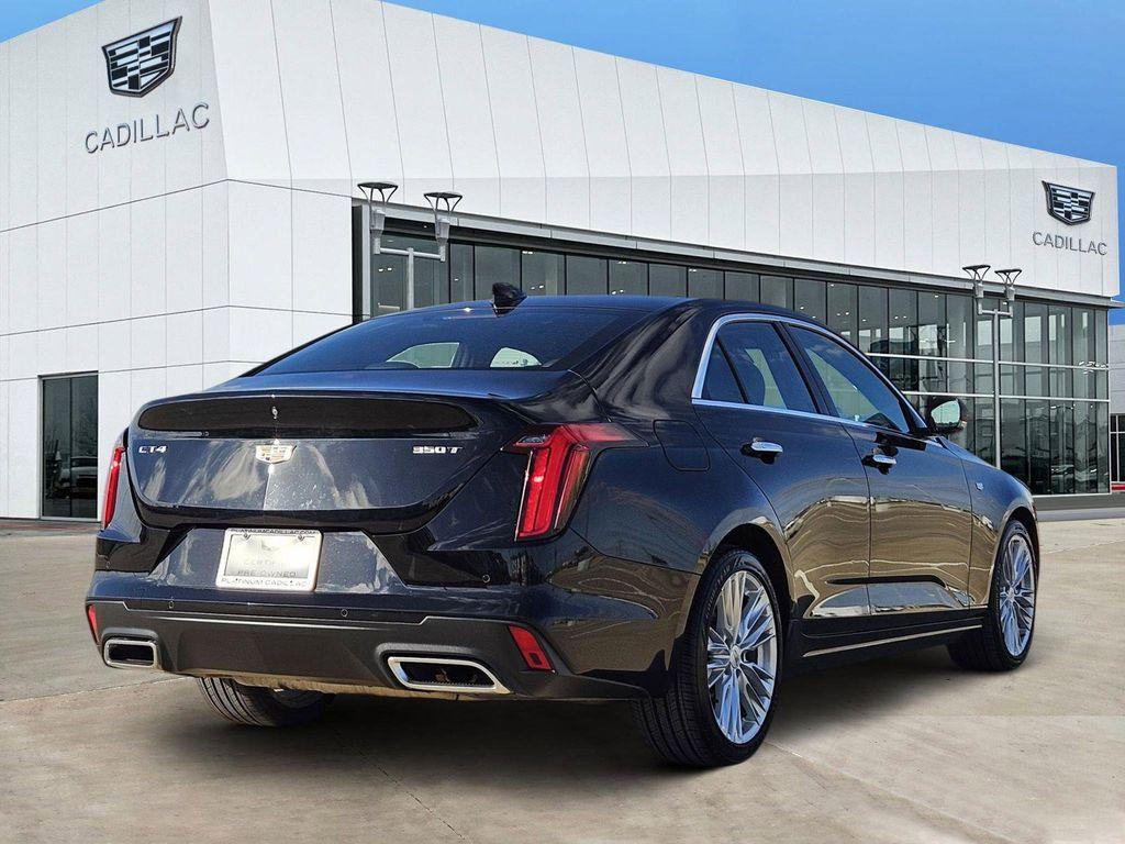 Cadillac CT4 2022