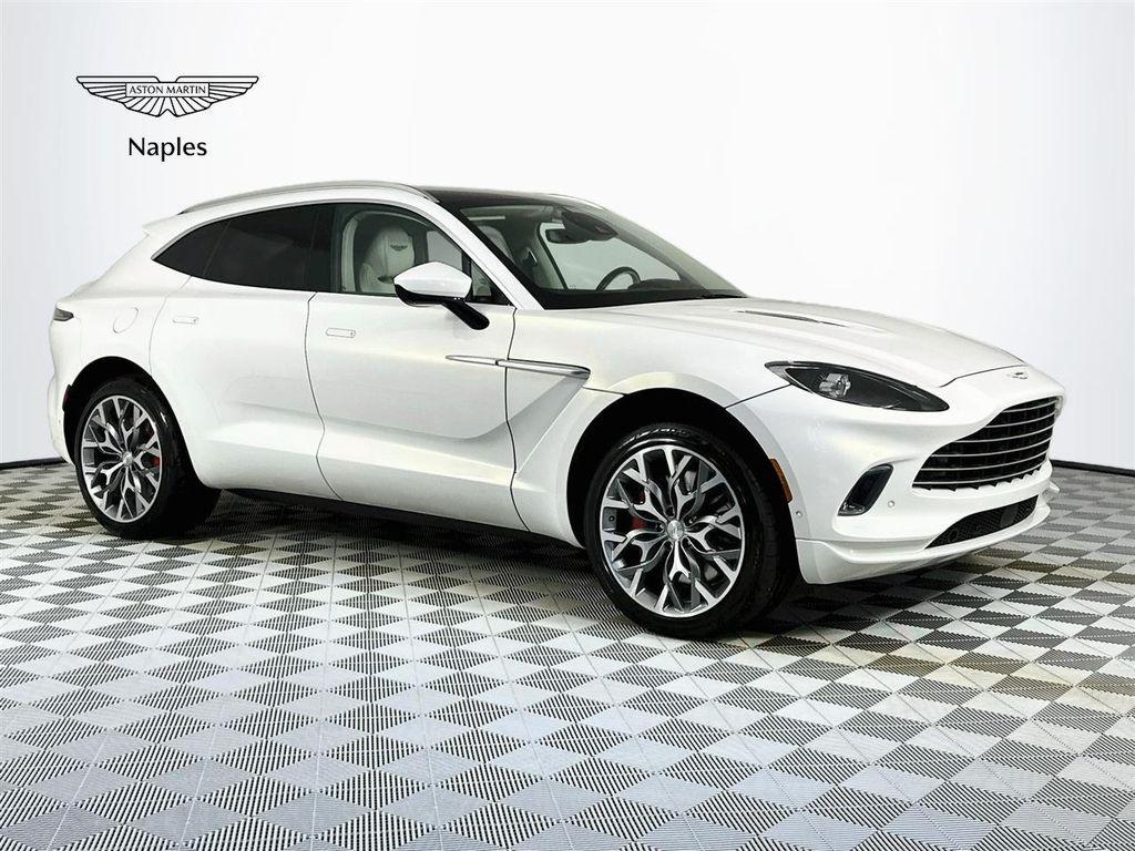 Aston Martin DBX 2023