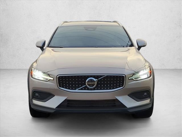 Volvo V60 Cross Country 2024
