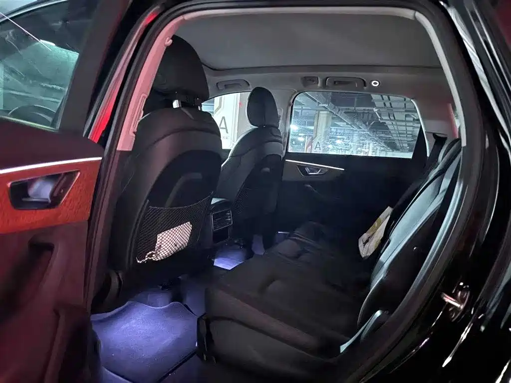 Audi Q7 2021