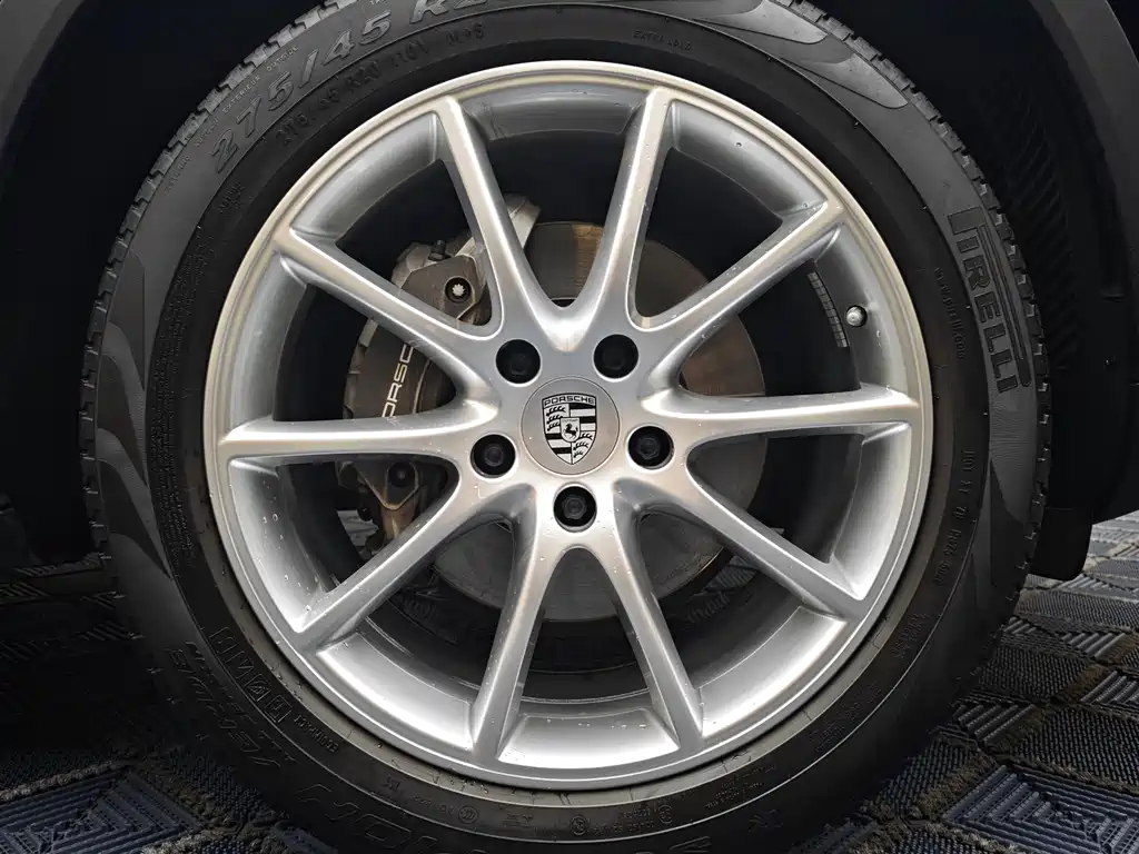 Porsche Cayenne 2021