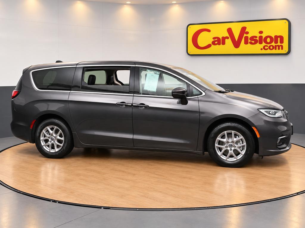 Chrysler Pacifica 2023