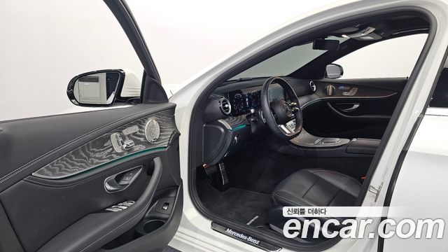 Mercedes-Benz E-Класс 2022