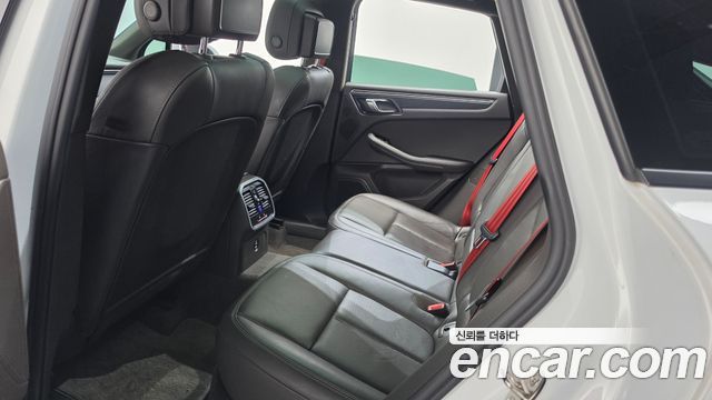 Porsche Macan 2021