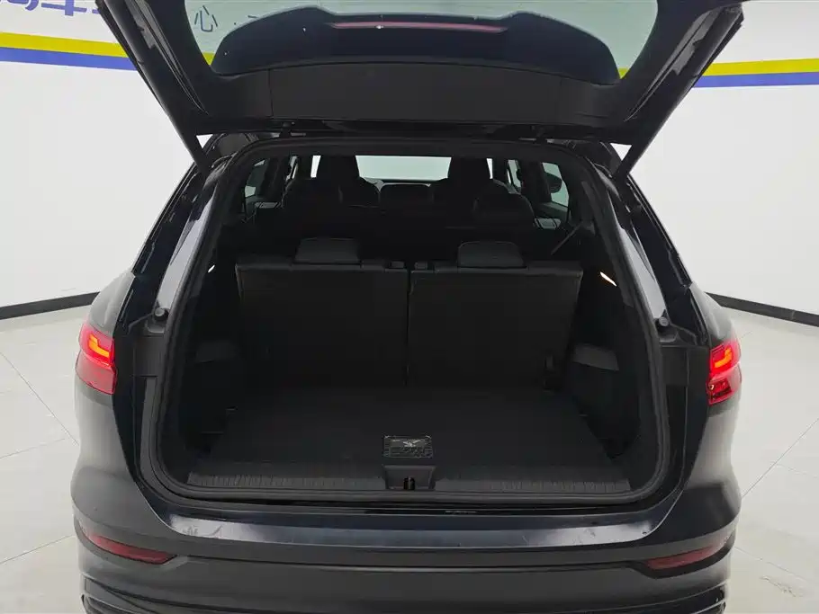 Audi Q5 e-tron 2024