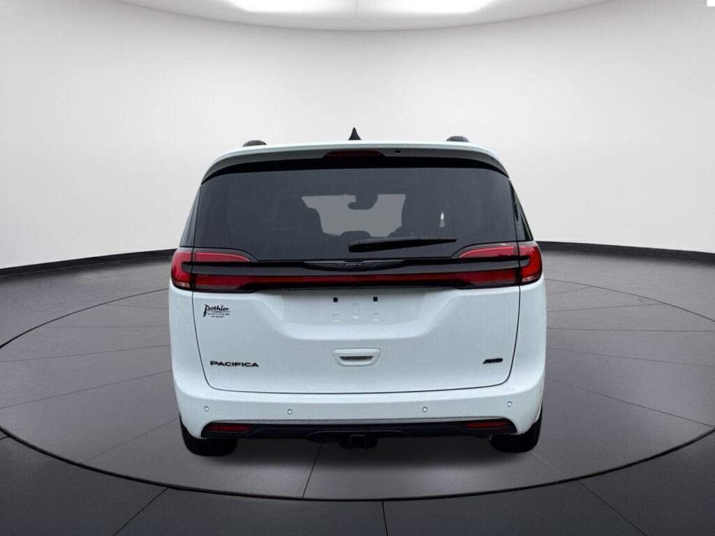 Chrysler Pacifica 2024