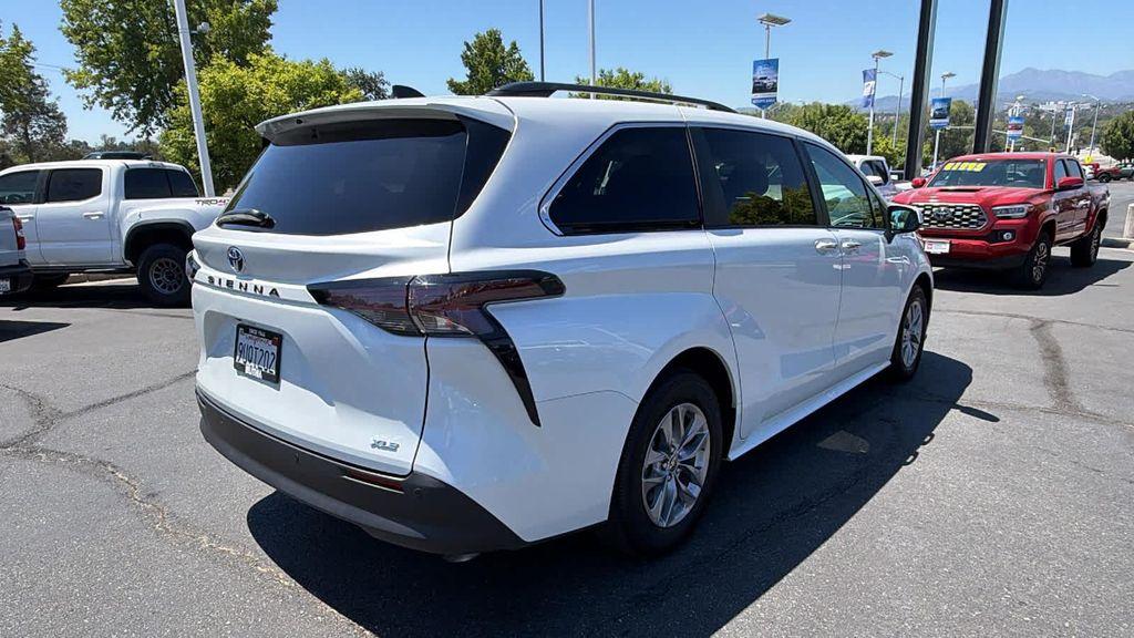 Toyota Sienna 2025