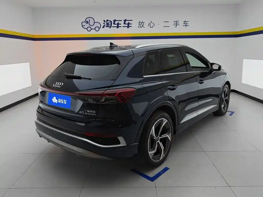 Audi Q4 e-tron 2024