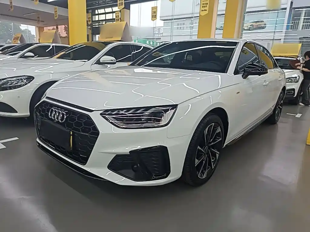 Audi A4 2023