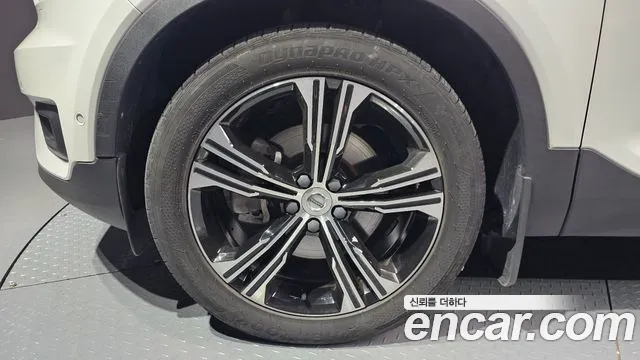 Volvo XC40 2021
