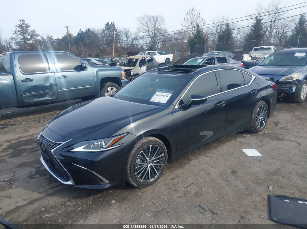 Lexus ES 2025
