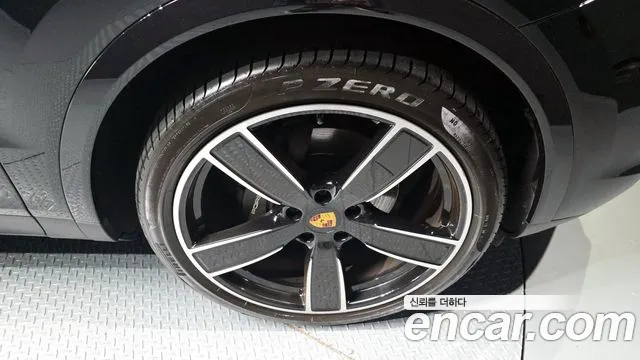 Porsche Cayenne 2021