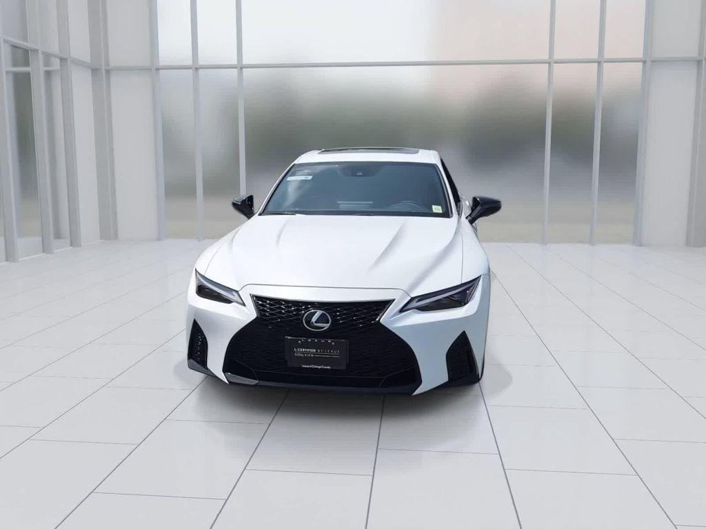 Lexus IS 2024