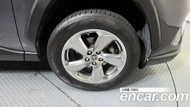 Toyota RAV4 2021