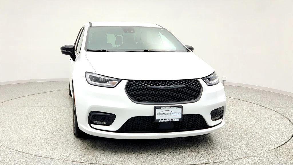 Chrysler Pacifica 2024