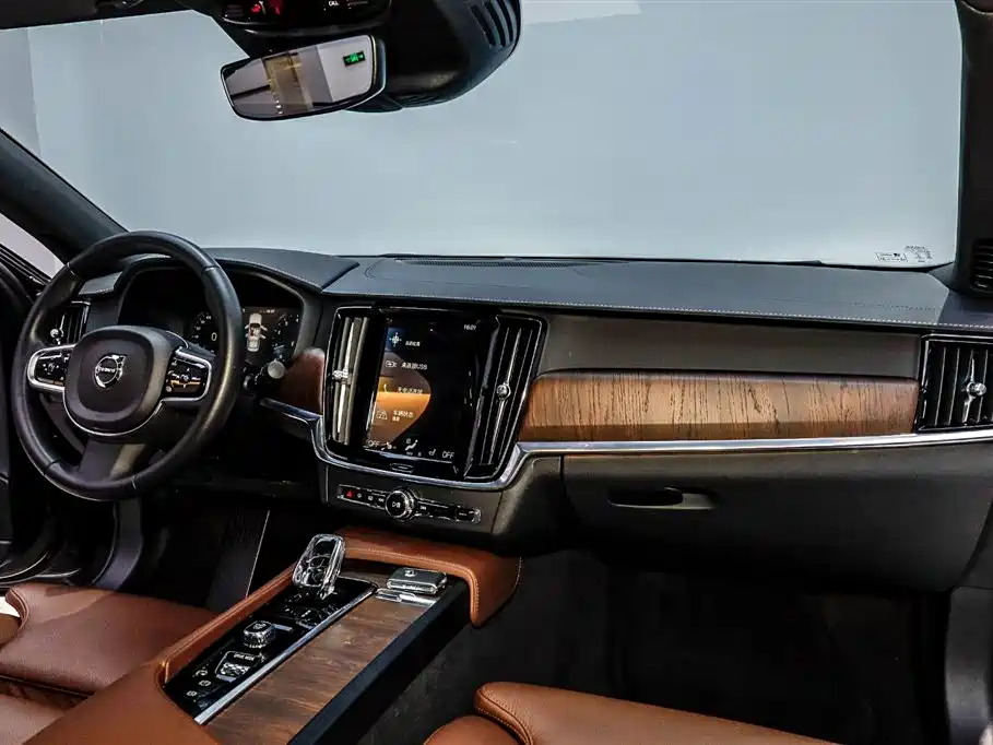 Volvo S90 2021