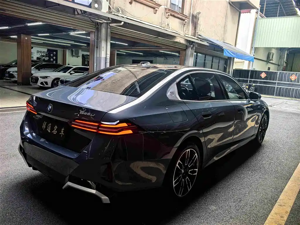 BMW 5 серии 2024