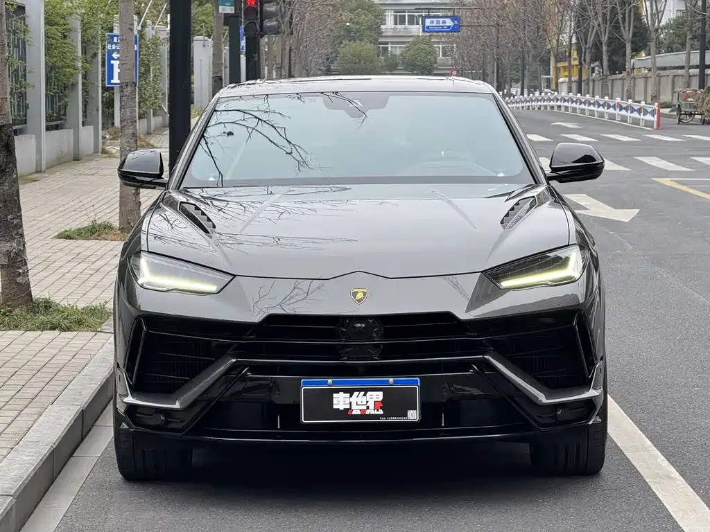 Lamborghini Urus 2023