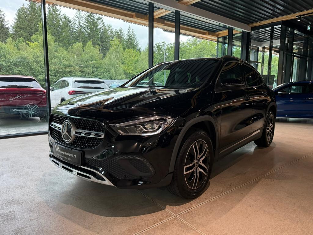 Mercedes-Benz GLA 200 2023