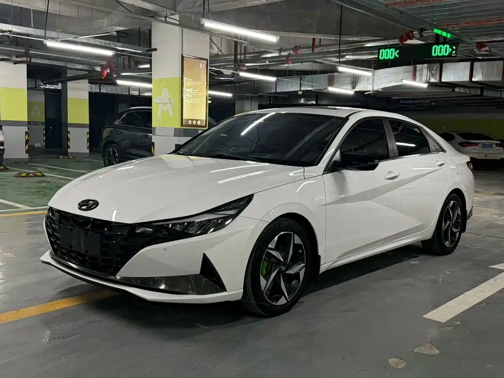 Hyundai Elantra 2023