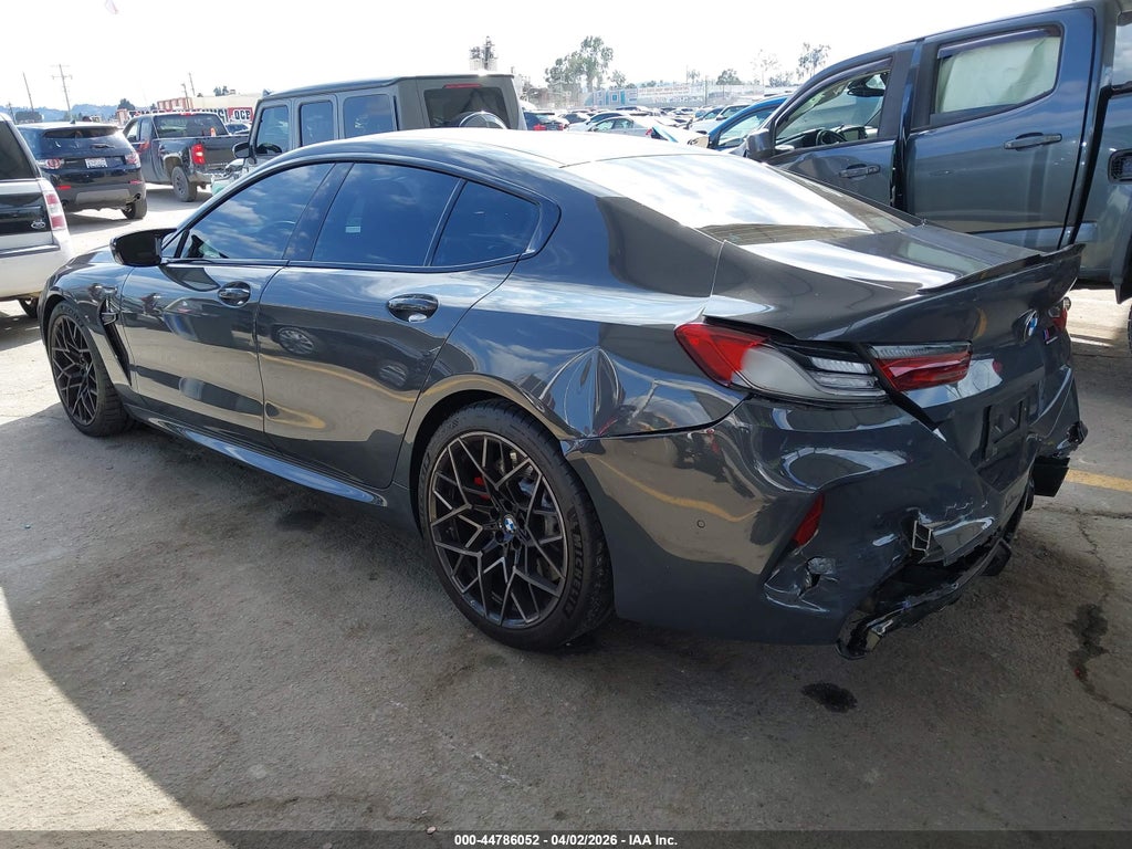 BMW M8 2022