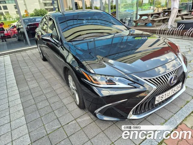 Lexus ES 2021