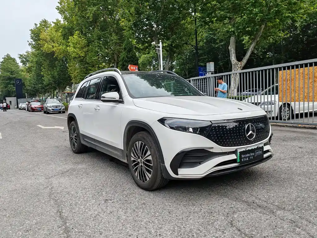 Mercedes-Benz EQB 2025