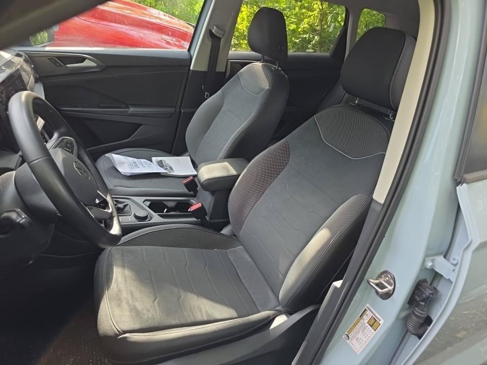 Volkswagen Taos 2025