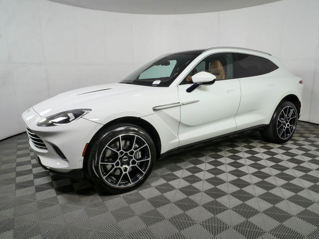 Aston Martin DBX 2021