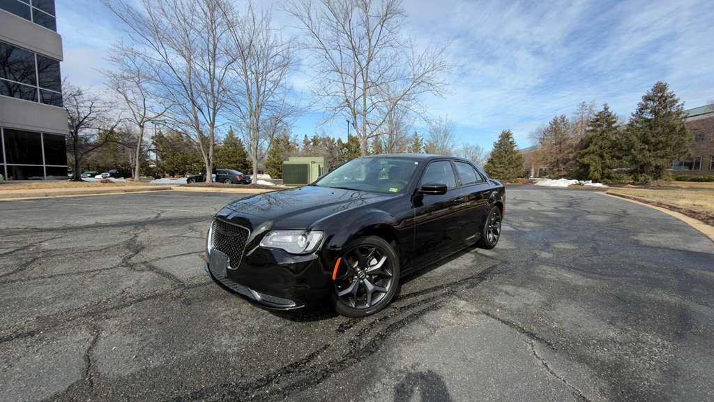 Chrysler 300 2021