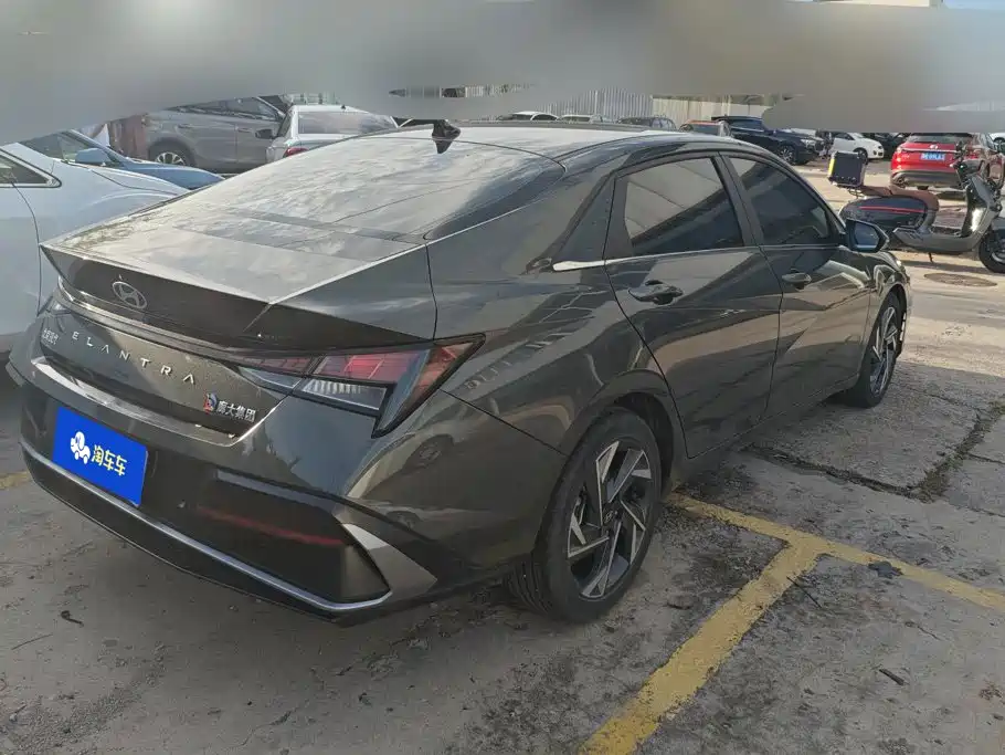 Hyundai Elantra 2023