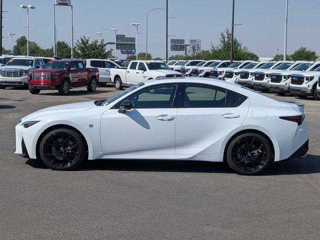 Lexus IS 2025