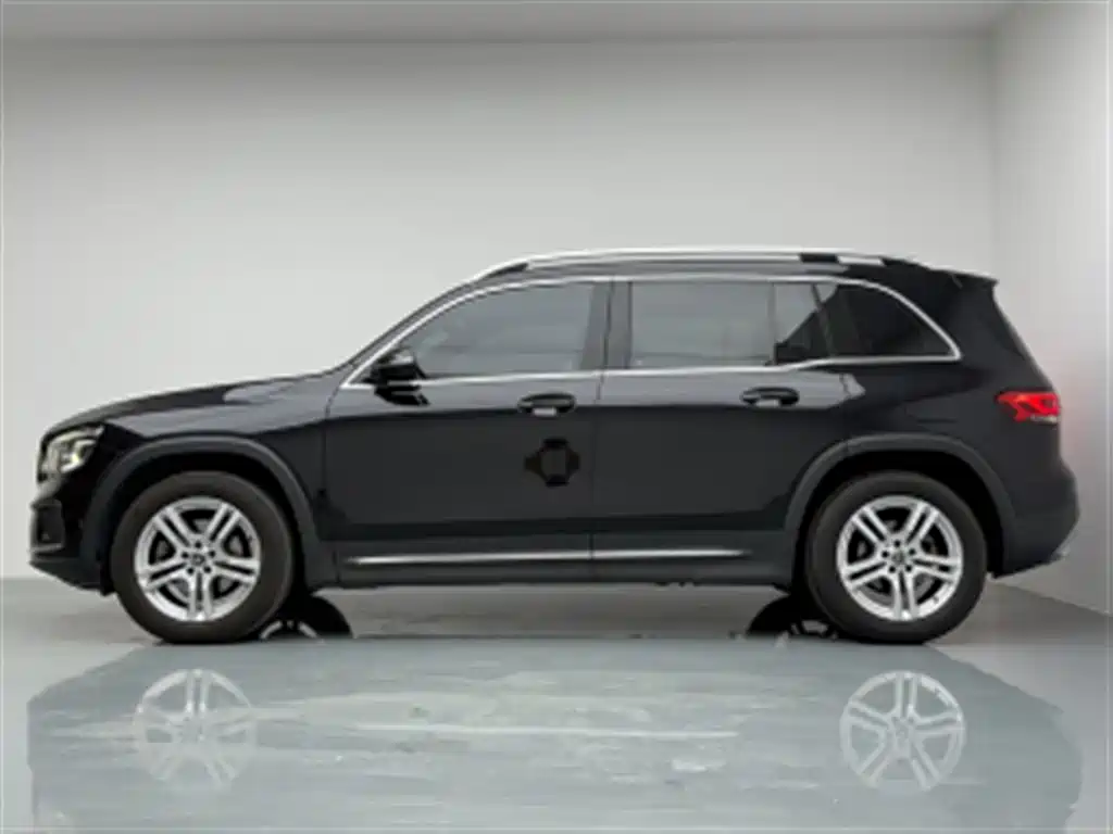 Mercedes-Benz GLB 2023