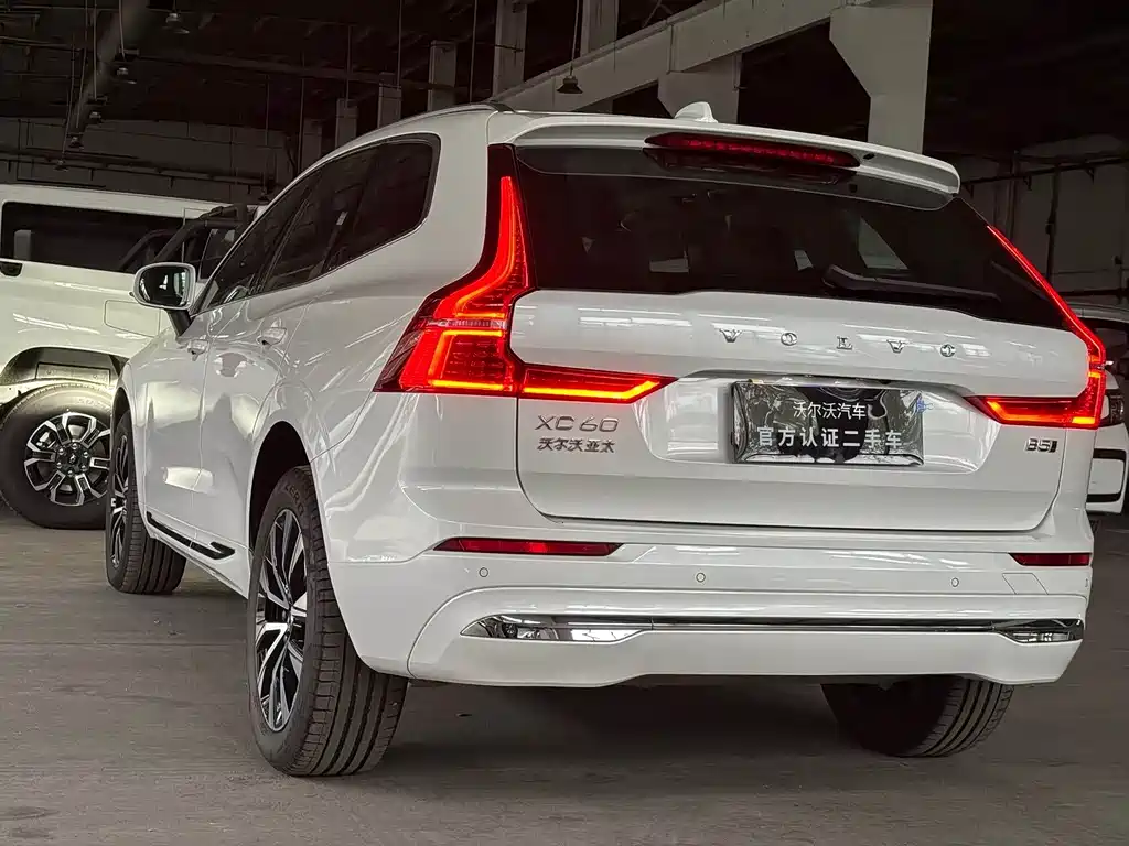 Volvo XC60 2025