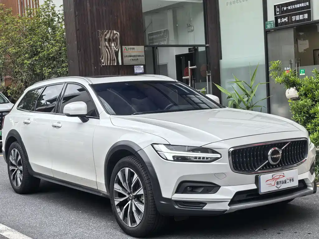 Volvo V90 2021