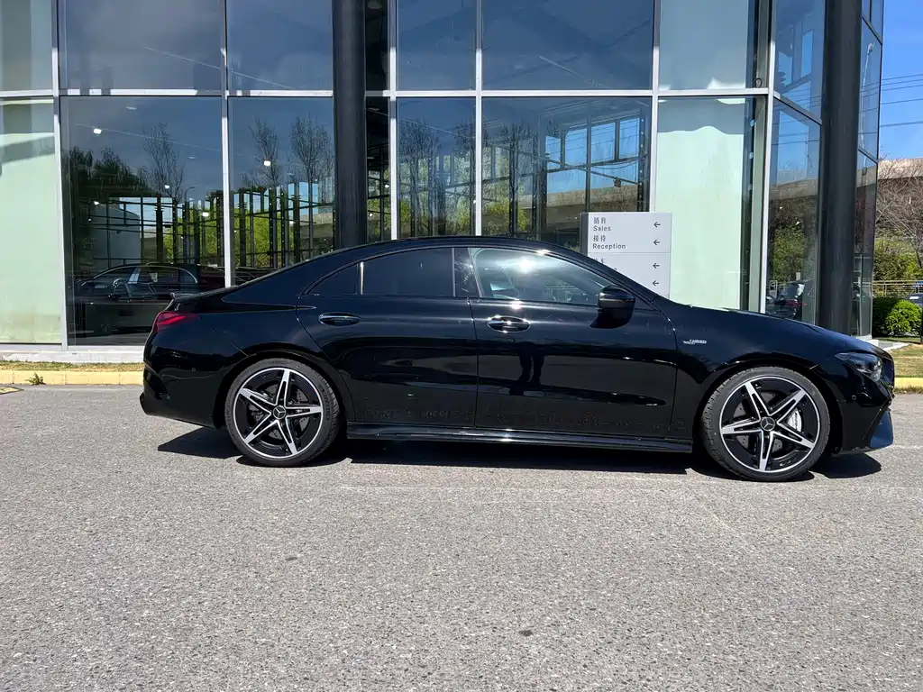 Mercedes-Benz CLA AMG 2025