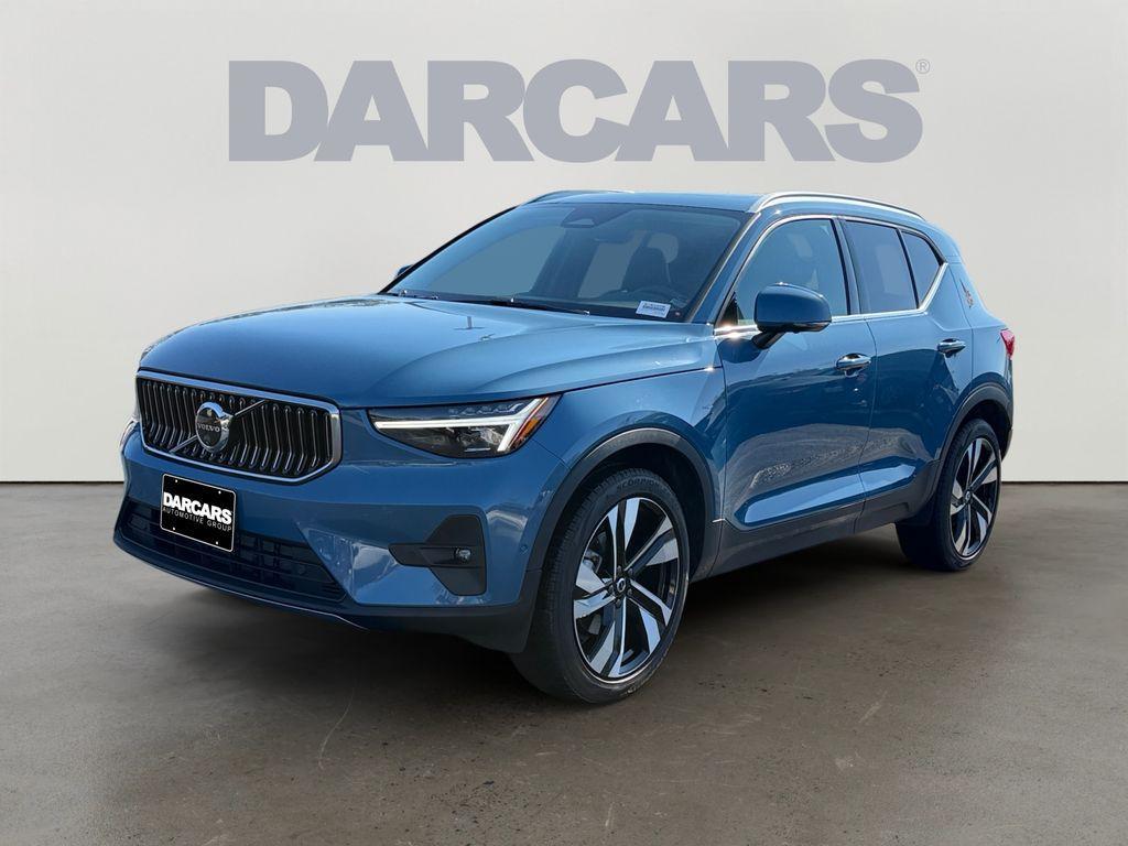 Volvo XC40 2025