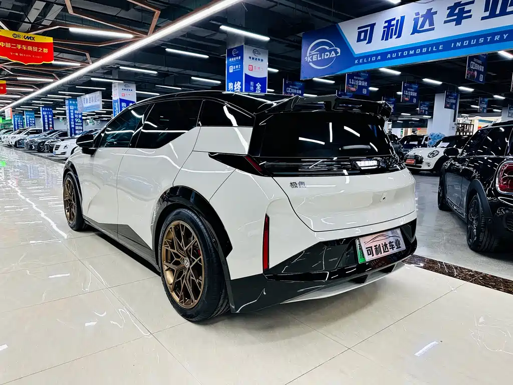 Zeekr X 2024