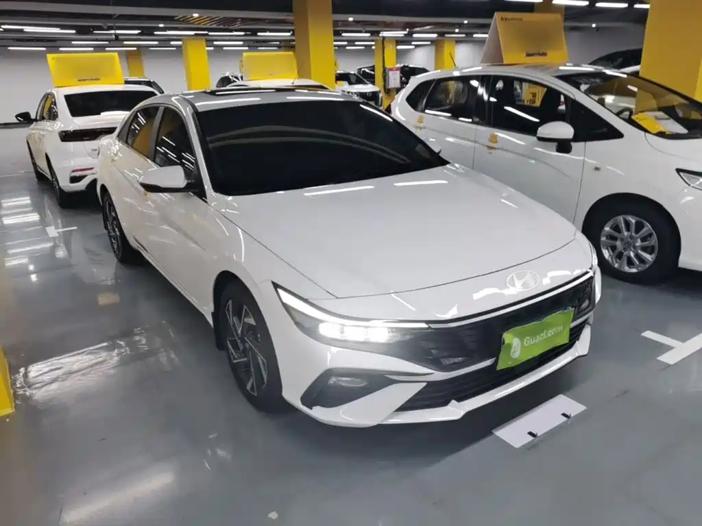Hyundai Elantra 2025
