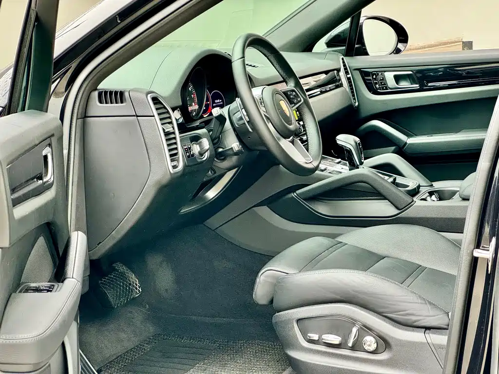 Porsche Cayenne 2021